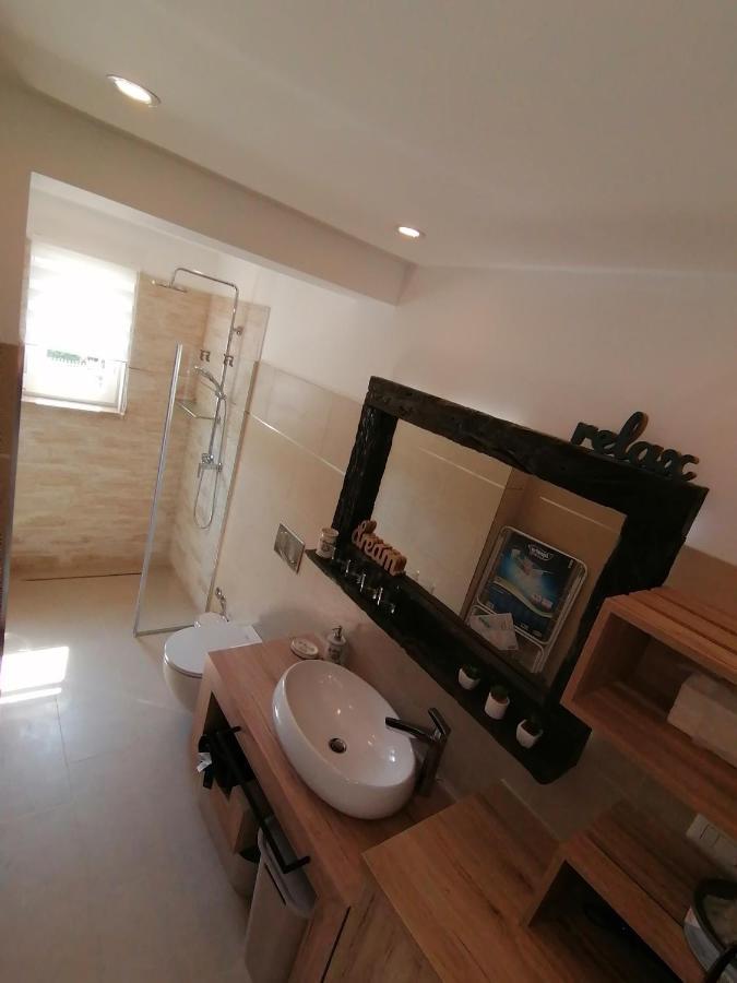 פורץ Apartmani Kiko חדר תמונה