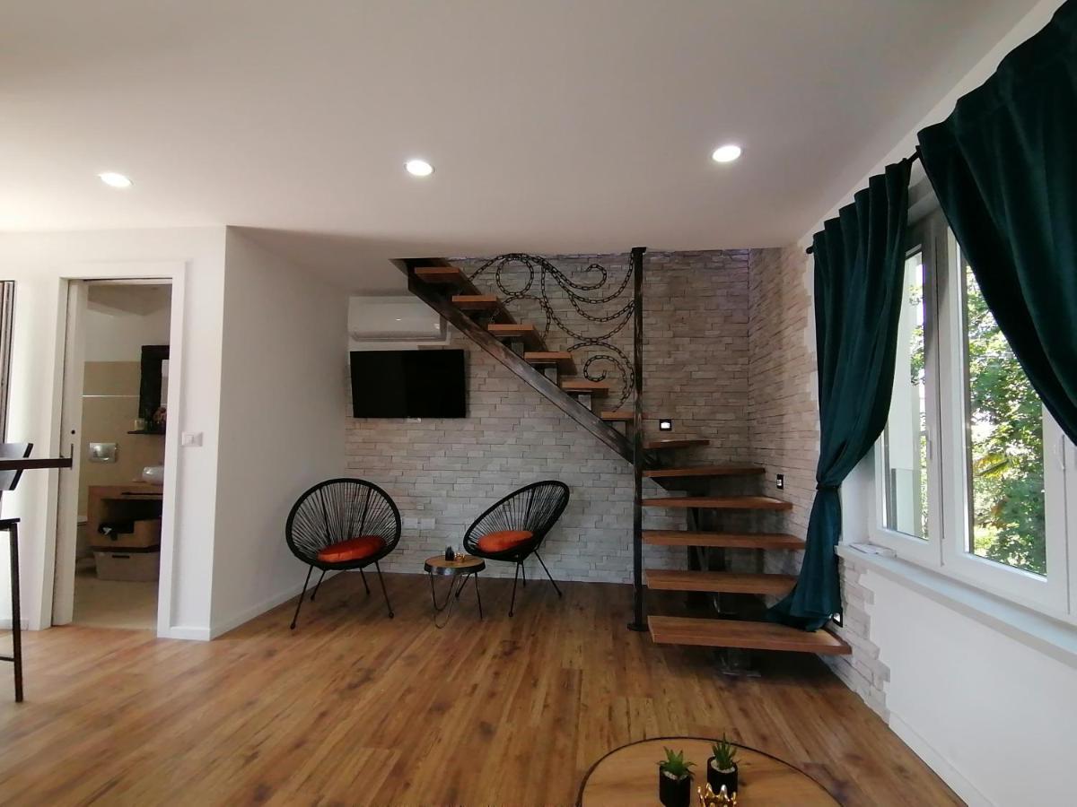 פורץ Apartmani Kiko חדר תמונה