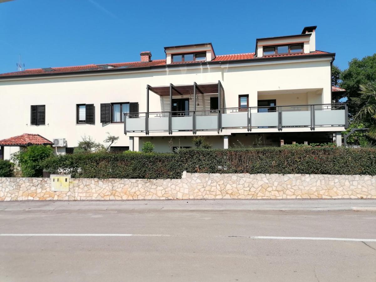 פורץ Apartmani Kiko מראה חיצוני תמונה