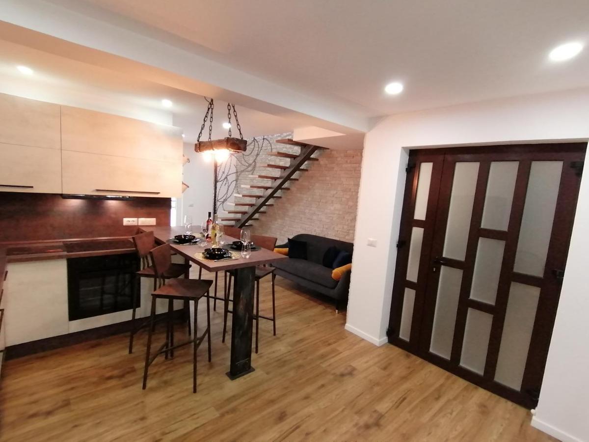 פורץ Apartmani Kiko חדר תמונה
