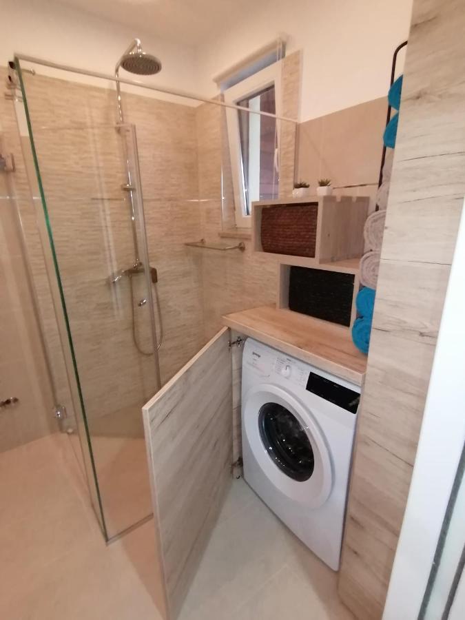 פורץ Apartmani Kiko חדר תמונה