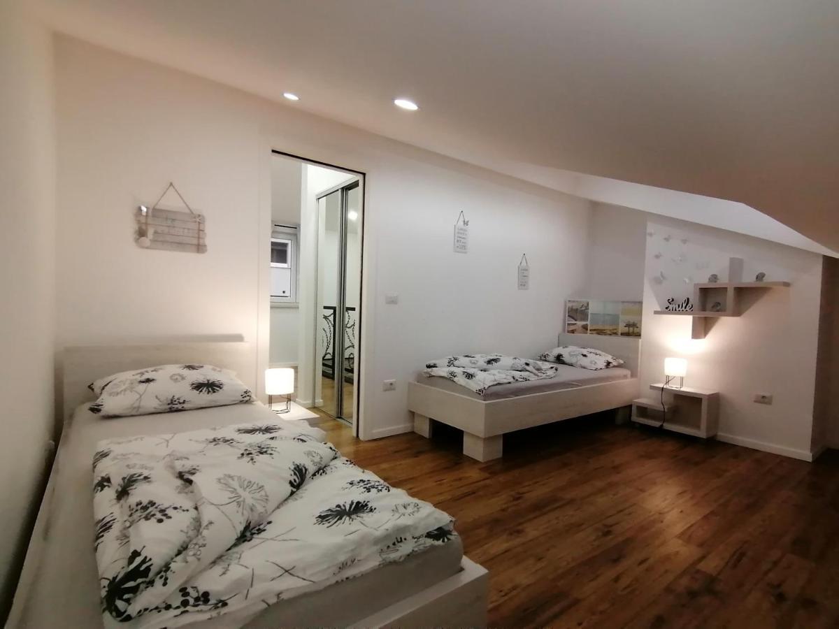 פורץ Apartmani Kiko מראה חיצוני תמונה